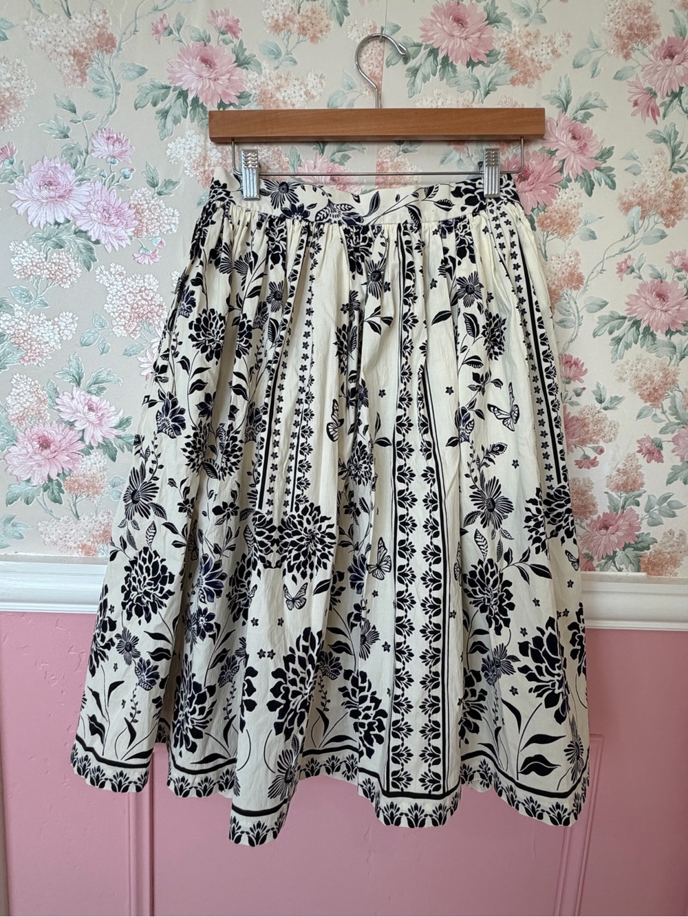 Avec Les Filles Black & Cream Floral Circle Skirt